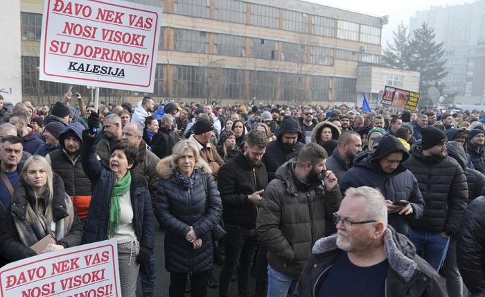 Pred zgradom Vlade FBiH održan protest privrednika